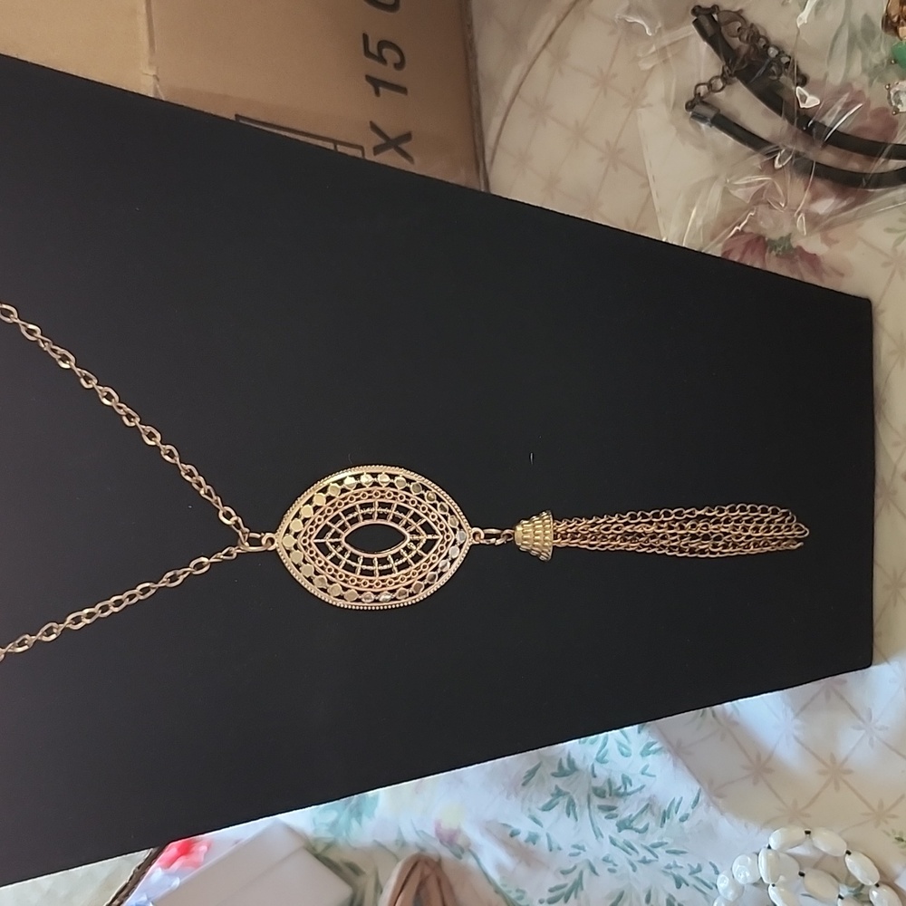 💜Gold tone necklace